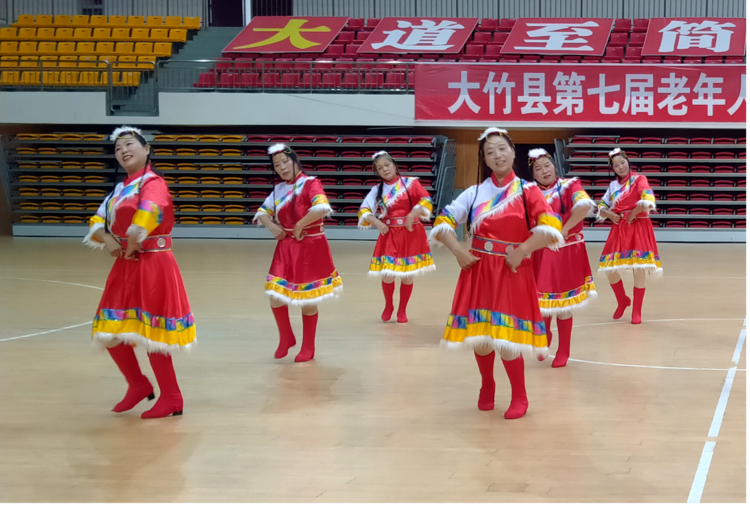 大竹县第七届老年人运动会 广场健身舞(操)在县体育馆成功举办